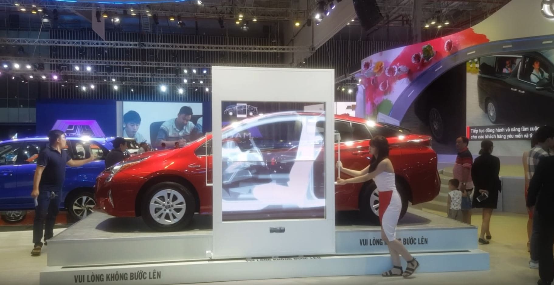 Interactive X-Ray Slider - Toyota - Jakarta, Manila, Vietnam